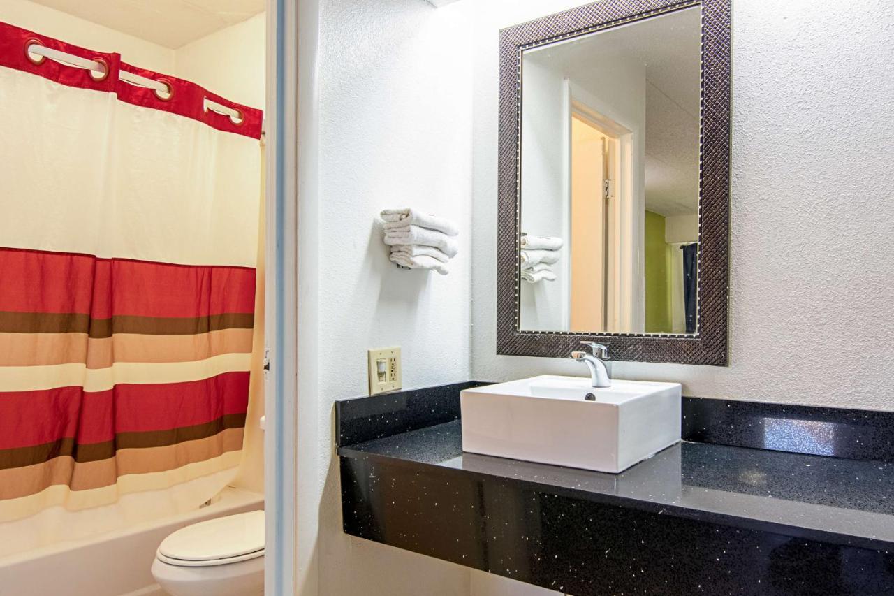 6-charlotte, Nc - Airport Motel